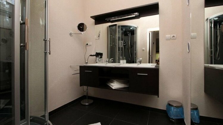 Timpa Apartmanhaz & Dr Strecker Villa - Photo3
