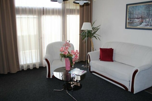 Timpa Apartmanhaz & Dr Strecker Villa - Photo5