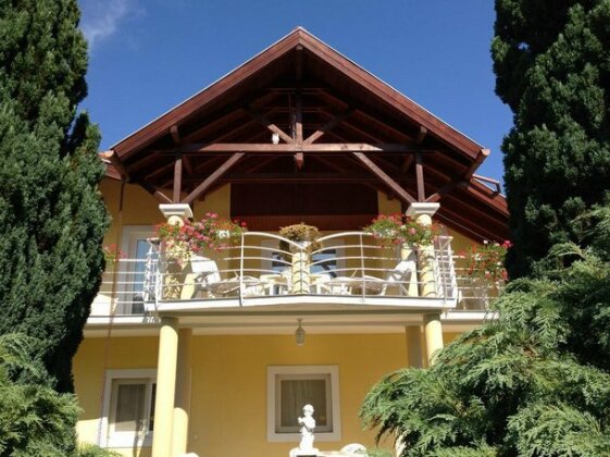Villa Natalia Heviz - Photo3
