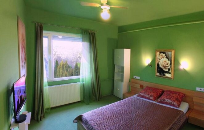 White Quiet Apartment - Photo2