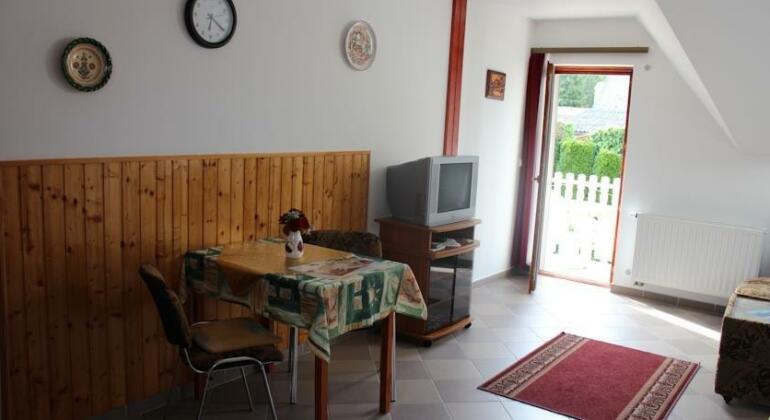 Zold Oazis Apartman - Photo2