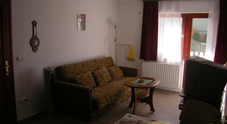 Zold Oazis Apartman - Photo5