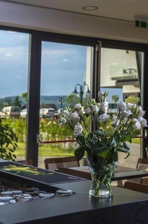 Castellum Hotel Holloko - Photo2
