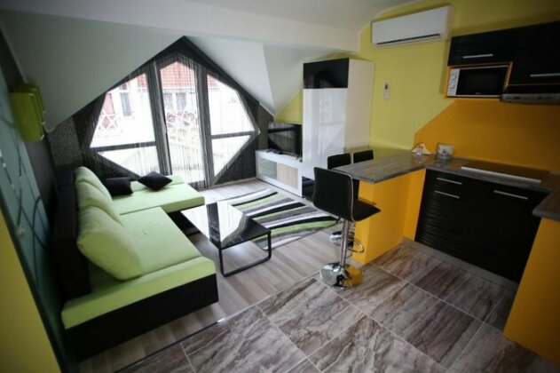 Centrum Lux 2 Apartmanok - Photo2