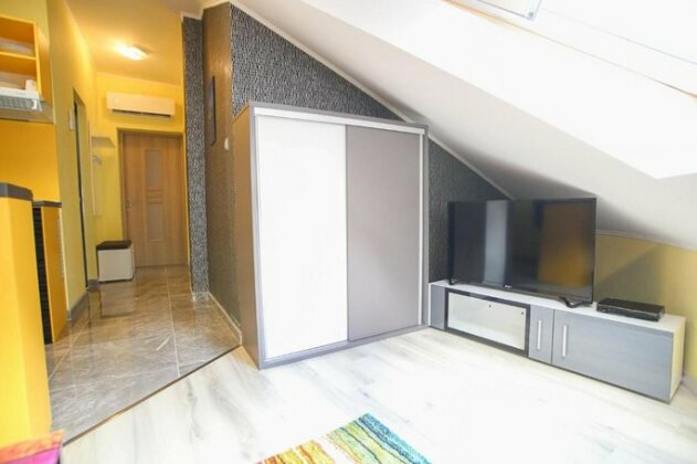 Centrum Lux 2 Apartmanok - Photo3