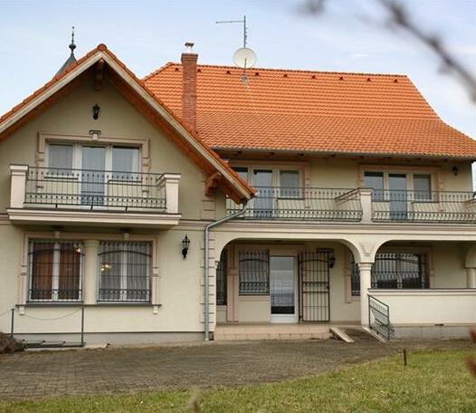 Admiral Villa Kehida - Photo2