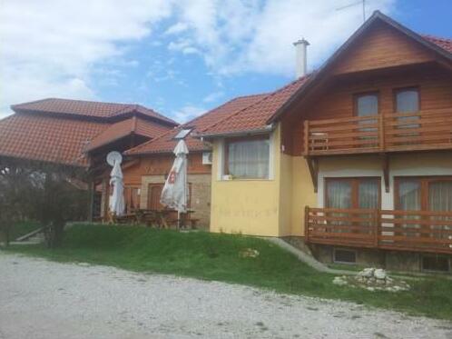 Liliom Apartmanhaz - Photo2