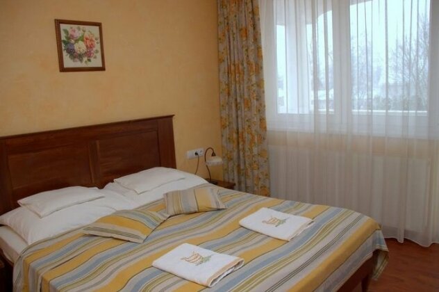 Triasz Aparthotel - Photo2