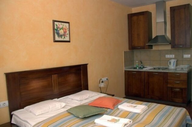Triasz Aparthotel - Photo3