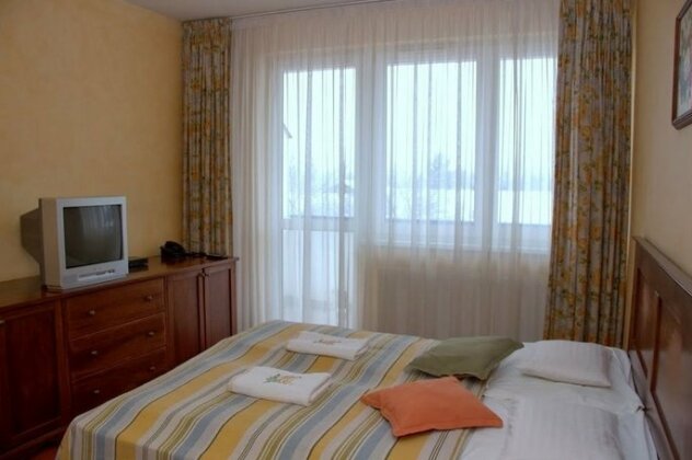 Triasz Aparthotel - Photo5