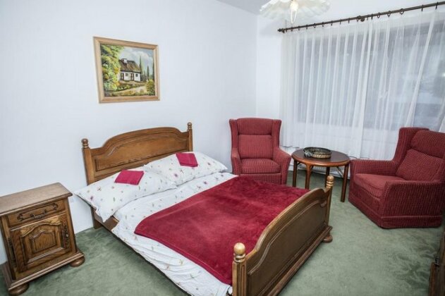 Csabi Apartman - Photo4