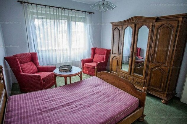 Csabi Apartman - Photo5