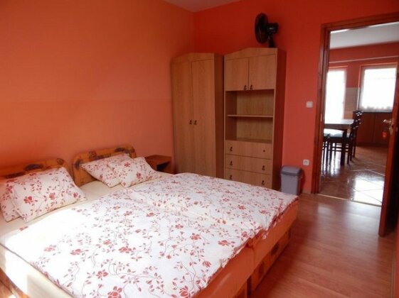 Doma Vendeghaz - Photo5