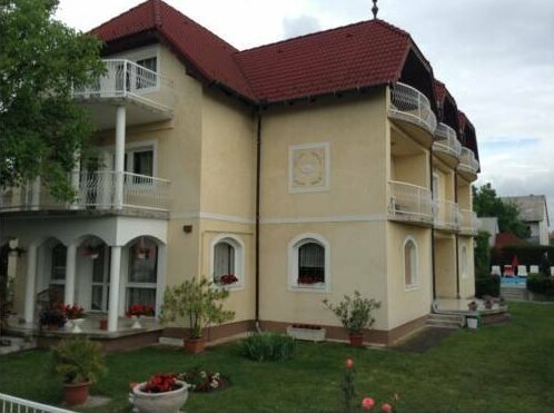 Vili Apartmanhaz - Photo2