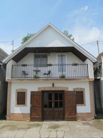 Berger Pince es vendeghaz - Photo3