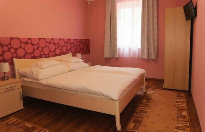 Gesztenye Apartman - Photo2