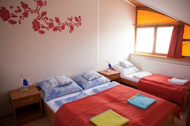 Hunyadi Panzio-Apartman - Photo3
