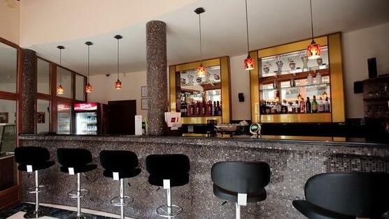 Colosseum Hotel - Photo3