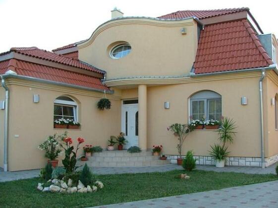 Ambrozia Guesthouse - Photo4