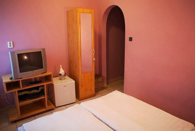 Sztar Motel Etterem - Photo3