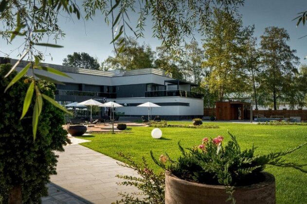 Donautica Hotel & Restaurant - Photo2