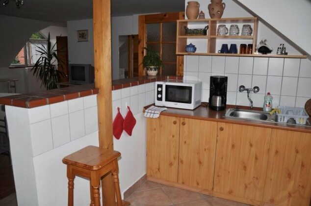 Hathaz Apartman - Photo2