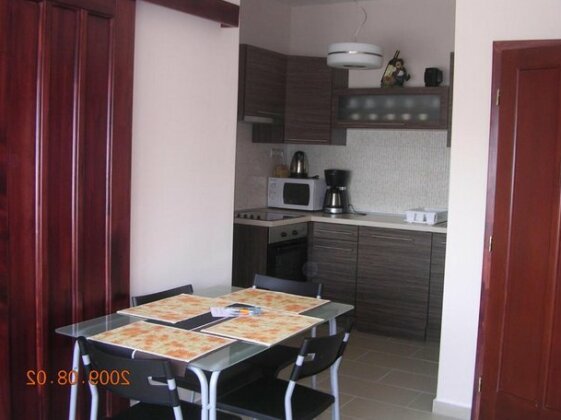 Besenyei Apartman - Photo5