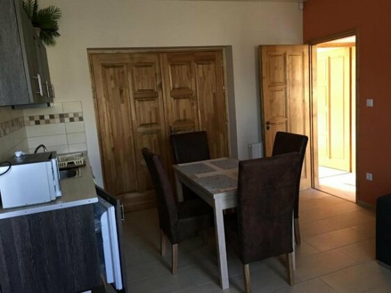 Center Apartman - Photo2
