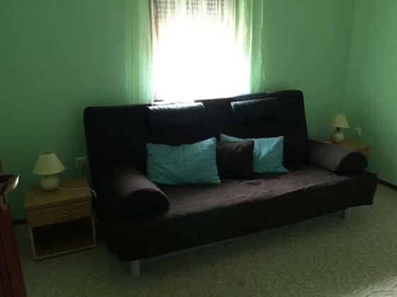Cherry Apartmanhaz - Photo3