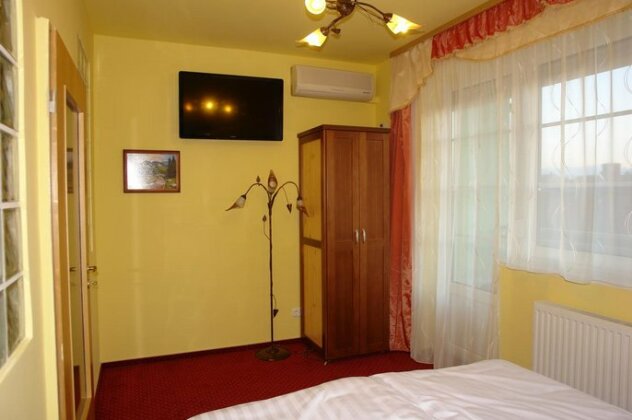 HoldLux Apartmanok - Photo4