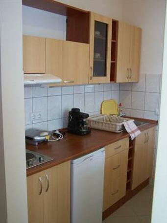 Hotel Relax Apartman Sarvar - Photo4