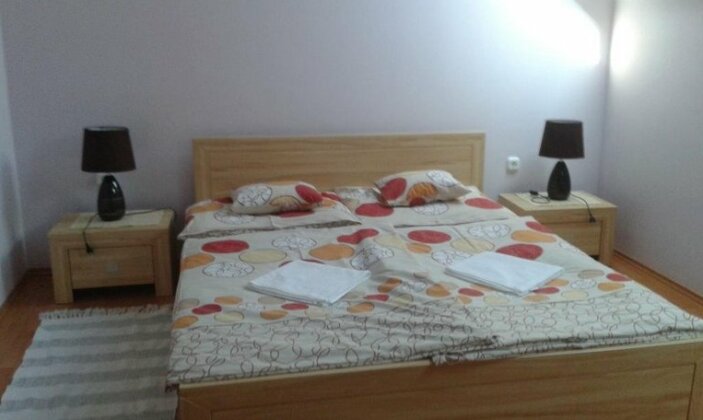 Kristaly Apartmanhaz - Photo3