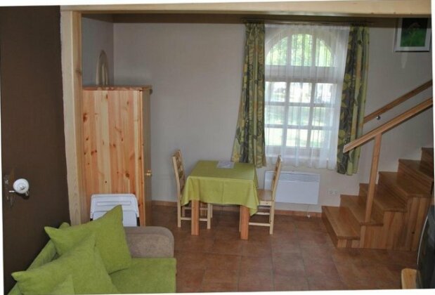 Thermal Camping Sarvar Apartmanhaz - Photo4