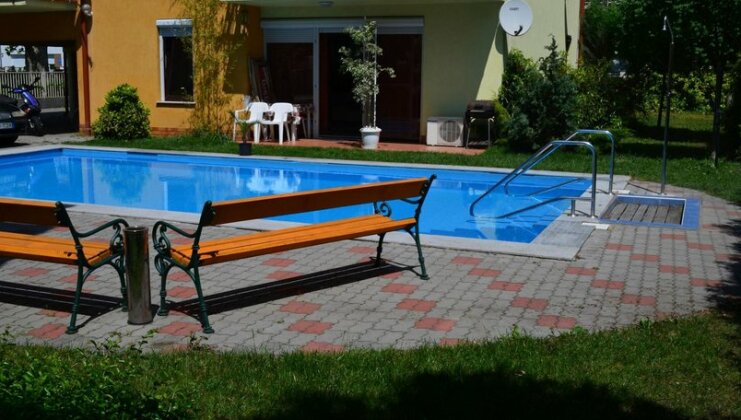Balint 2 apartman with outdoor pool - Photo5