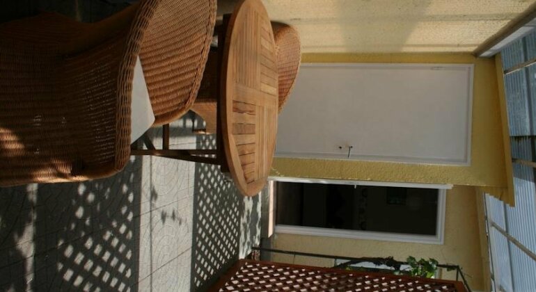 Doris Apartments - Photo2