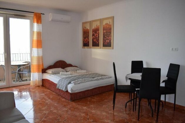 Greta Wellness Apartmanok - Photo3