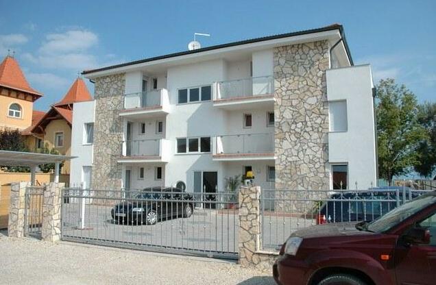 Gruber Apartman - Photo5