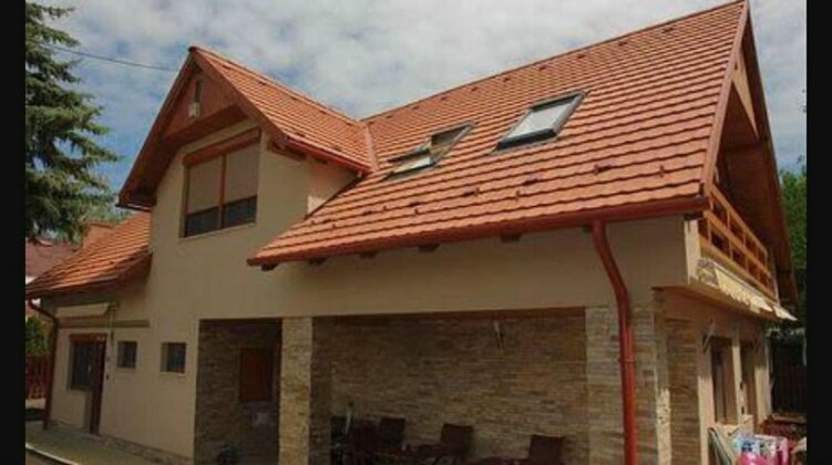 Linton Apartmanhaz - Photo4