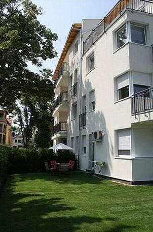 Noemi Wellness Apartman - Photo3