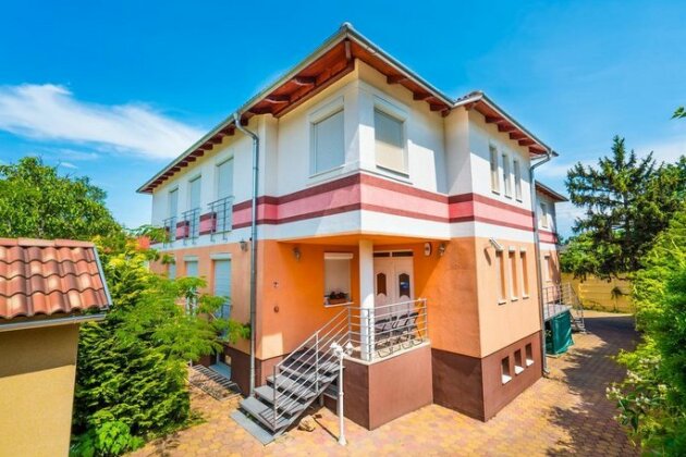 Riviera Apartmanhaz - Photo2