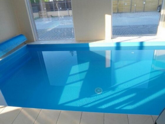 Royal Luxus Wellness Apartman - Photo3