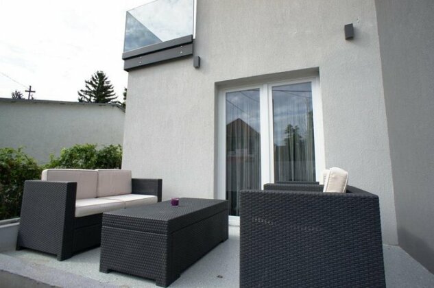 Silver Grey Apartmanhaz - Photo2