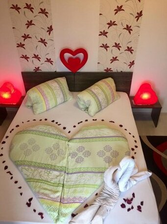 Timi Wellness Apartman - Photo3