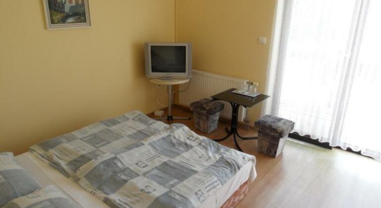 Unio Guesthouse - Photo2