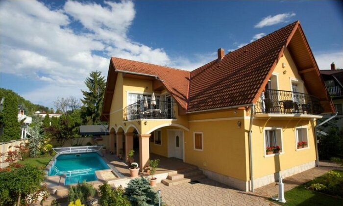 Villa Mikes Siofok - Photo2
