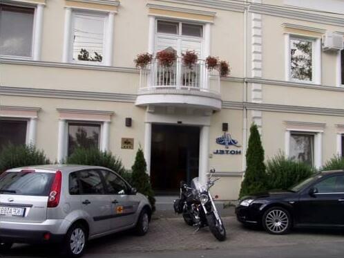 Tisza Alfa Hotel - Photo2