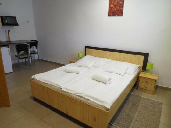 Luxus Tanya - Photo3
