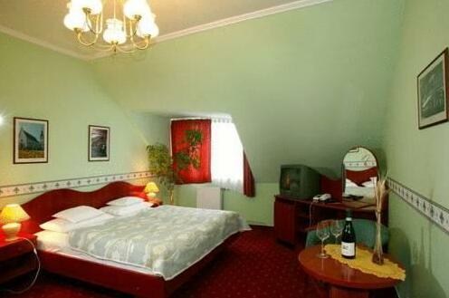 Vadasz Etterem es Hotel - Photo4