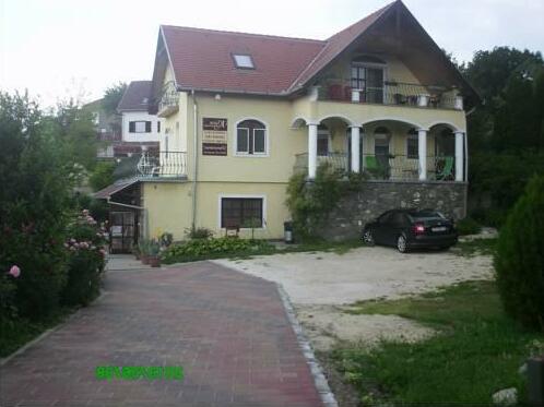 Apartmanhaz Klara - Photo2