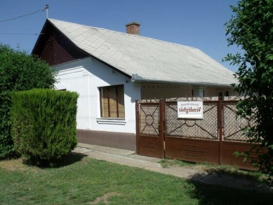 Feszty-feszek Vendeghaz - Photo3